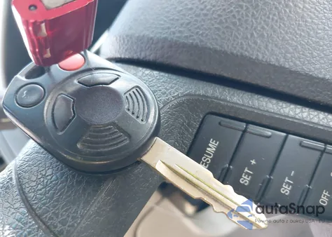 2008 Ford Fusion Se z USA, uszkodzony, nr VIN 3FAHP07198R180951